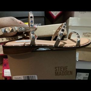 Brand new with box. Steve Madden travel tan